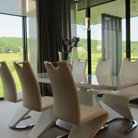 Luxury “green” Zala Springs Διαμέρισμα *